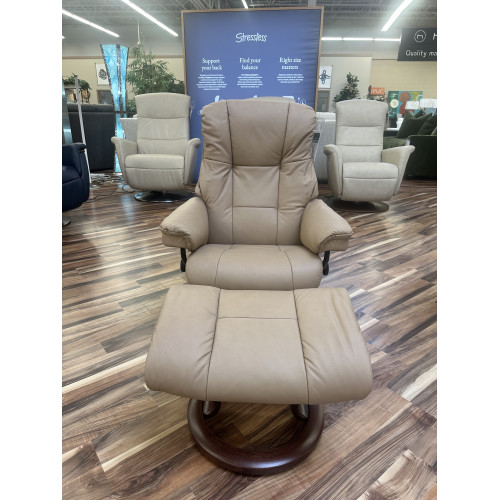 Stressless Mayfair w/ Classic Base in Paloma Sand (Small)